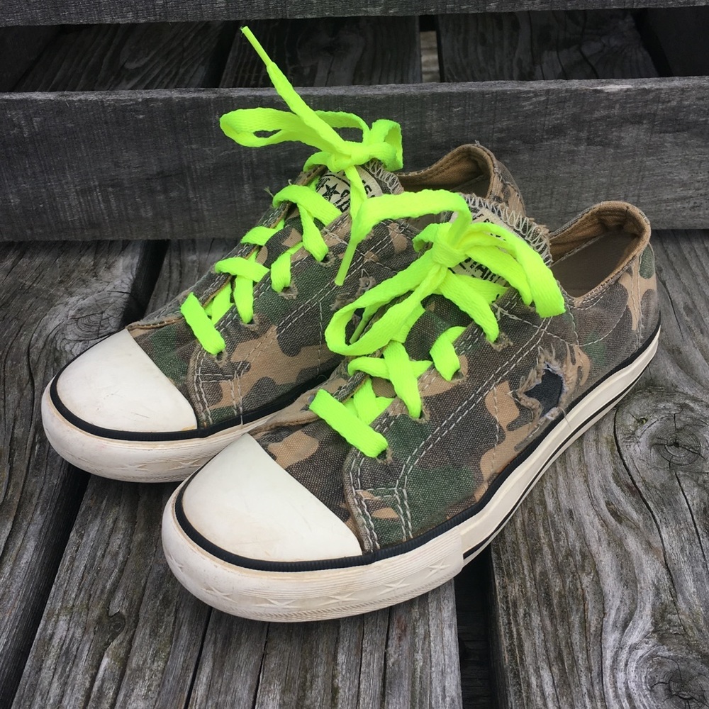 - Converse Sz 1.5 Camouflage Sneakers - NEW Neon Laces! VGUC!